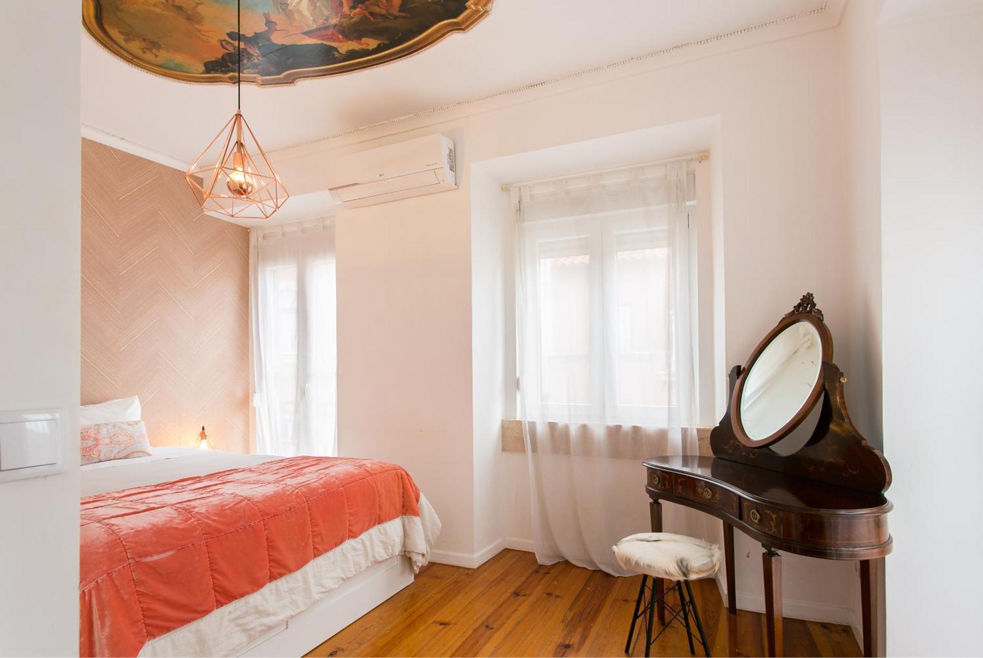 Principe Real Beautiful 3 Bedroom Flat Lizbona